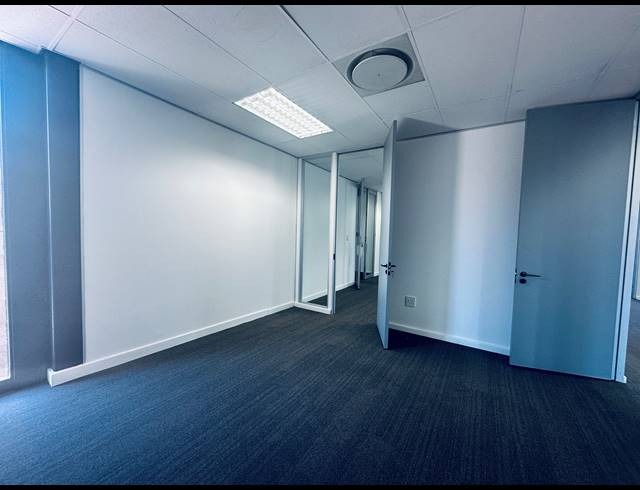 383.20M² OFFICE TO LET IN PAULSHOF